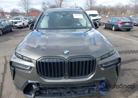 2025 BMW X7 xDrive40I z USA, uszkodzony, nr VIN 5UX23EM00S9Y38162
